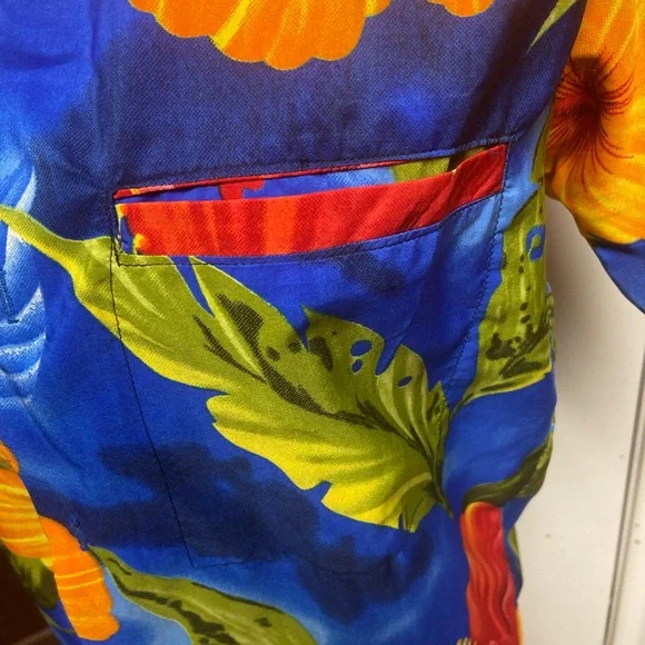 Bright Women’s Hawaiian Blouse - Picture 4 of 6